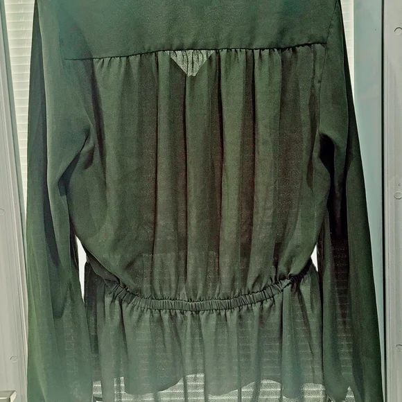 Worthington "beautifull blouse" Small sage/olive. PERFECT & FLAWLESS condition! - Picture 5 of 5